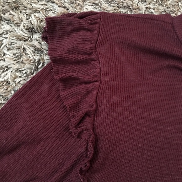 3/$12💜Knitted Ruffle Shoulder Top - Picture 2 of 4